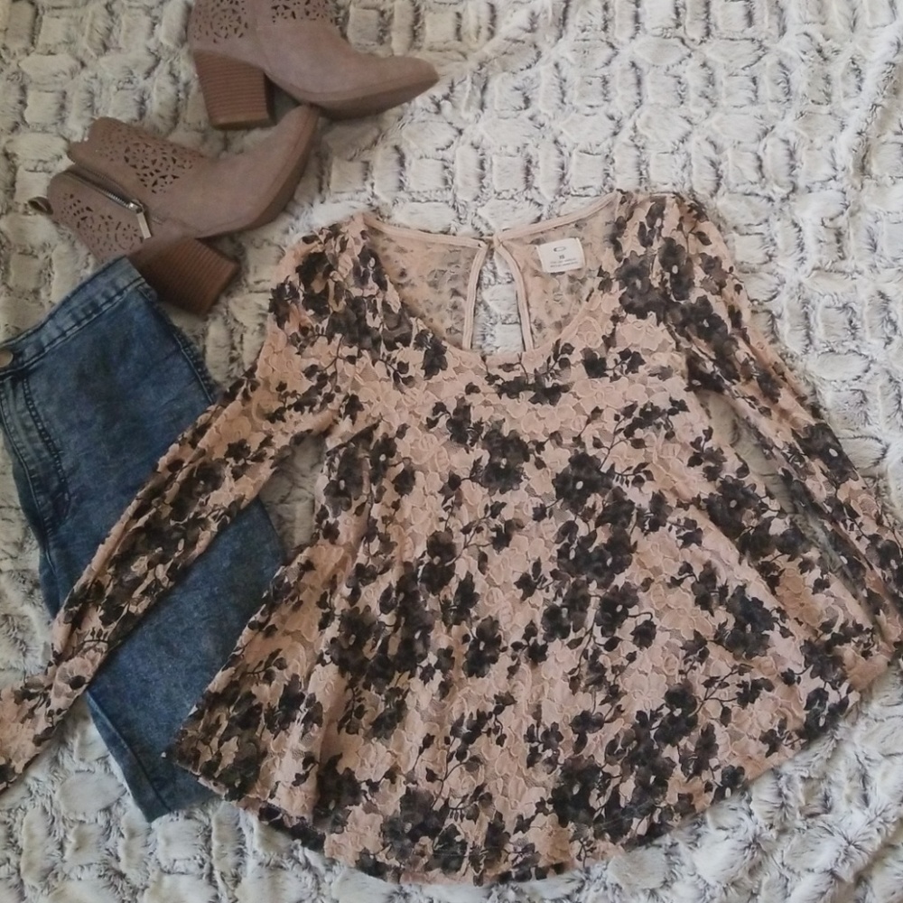 Floral lace blouse